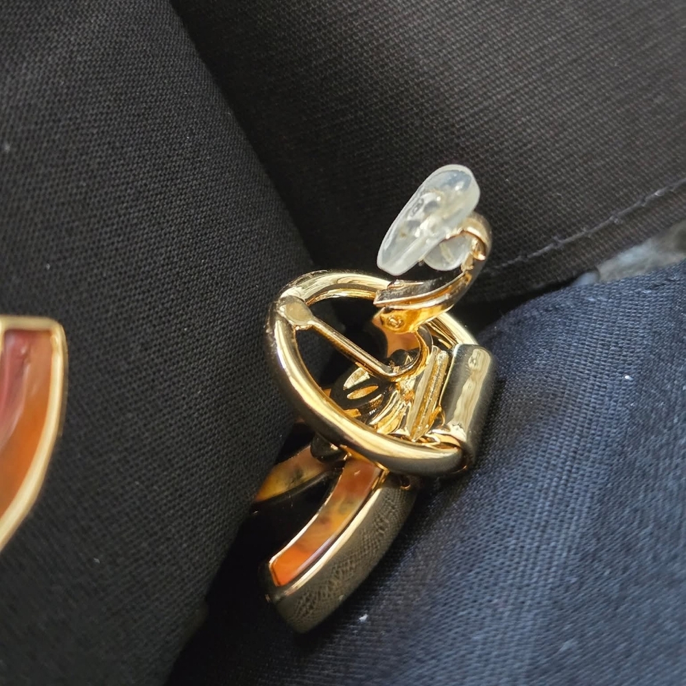 CHANEL Earrings. - Picture 6 of 7